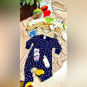 10 piece BABY BOYS BUNDLE SZ:3-6M 4 jumpers w feet & 6pr Matching Socks Like New